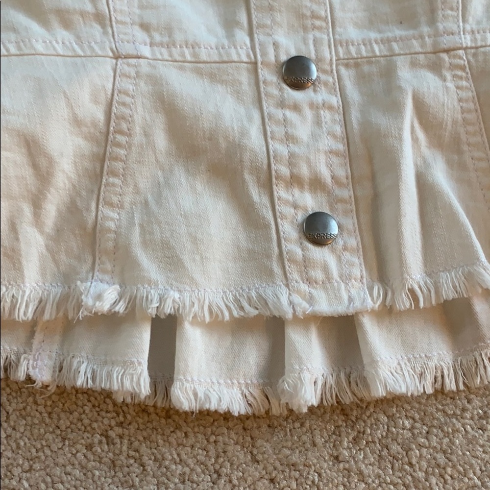 Express White Top - Picture 2 of 4